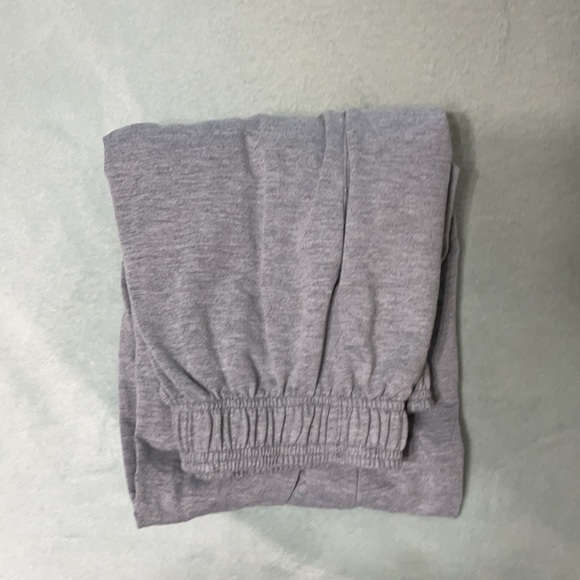 Flexible Grey Comfortable lounge pants with pockets - Picture 3 of 7